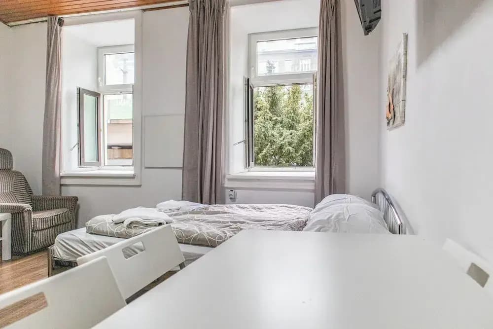 1BR Apt by Danube Millennium Mall - photo 2