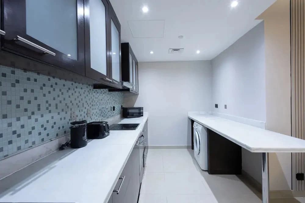 Stylish 2BR Business Bay Pool Access - photo 16