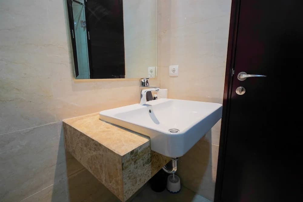 Exquisite Studio Menteng Park Apartment - photo 7