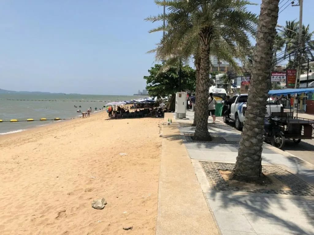 Kuno - 2Br, Beachfront Jomtien - photo 16