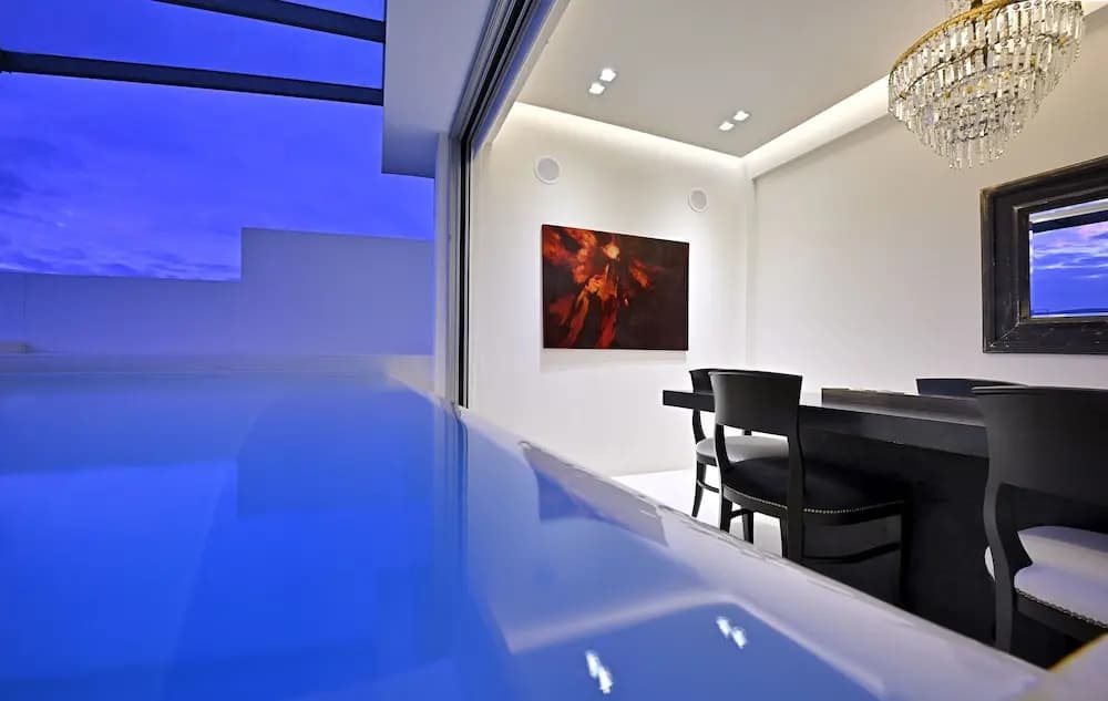 Alto Psyrri Penthouse by K&K - photo 11