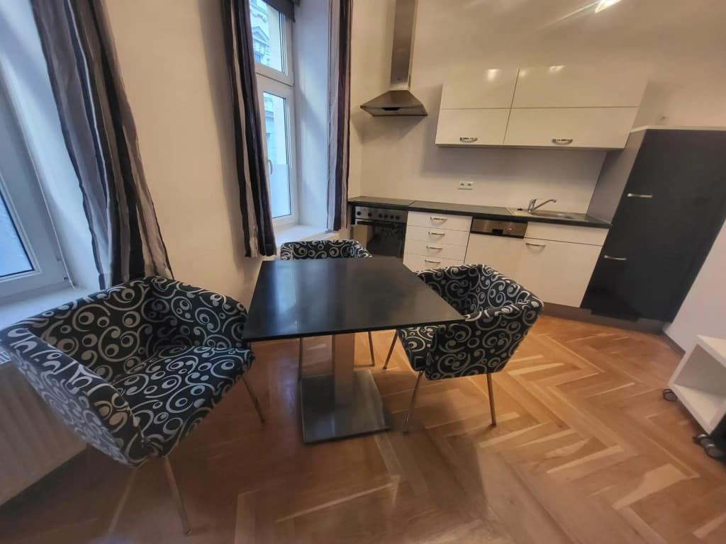 CozyNite Premium Apartment Hundertwasser - photo 5