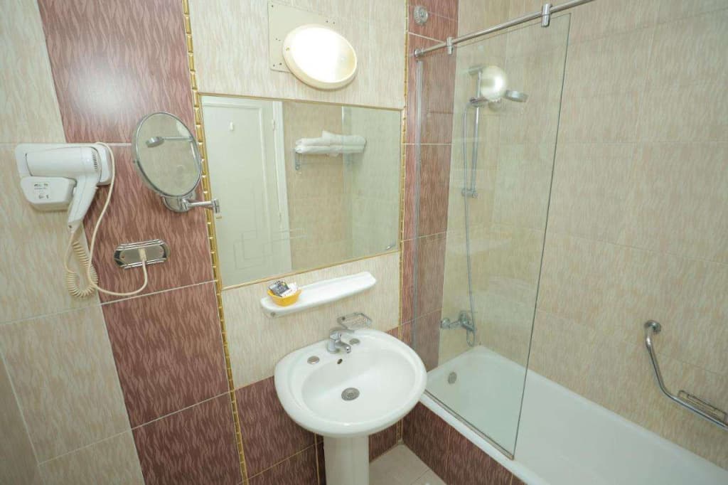 Happy City Hotel - photo 9