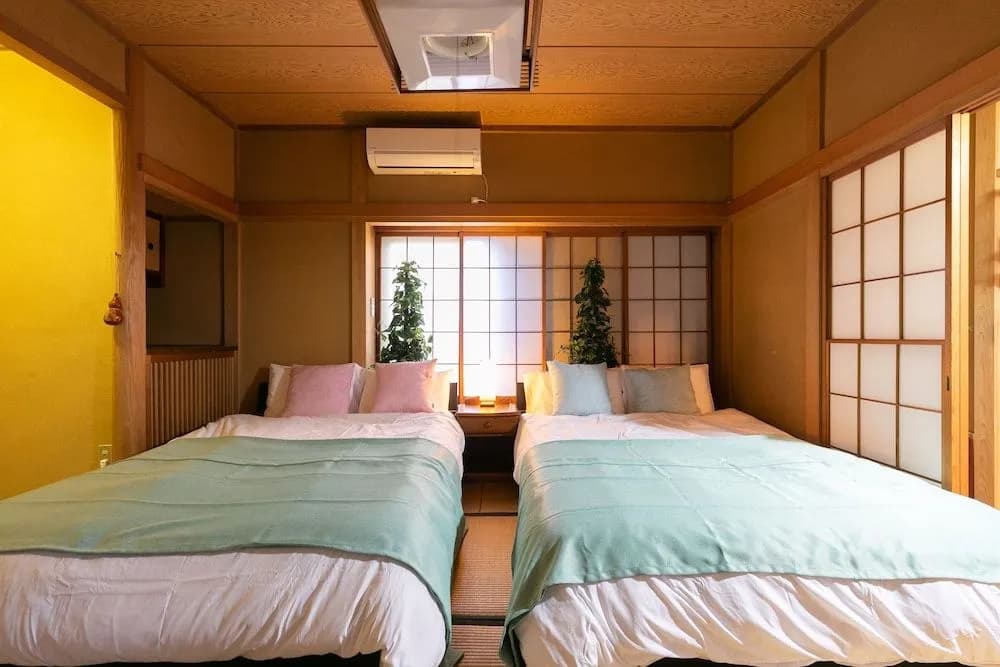 Shinjuku Japanese-style two storey house - photo 3