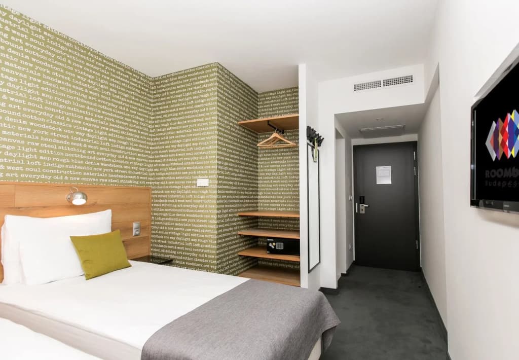 Roombach Hotel Budapest Center - photo 6