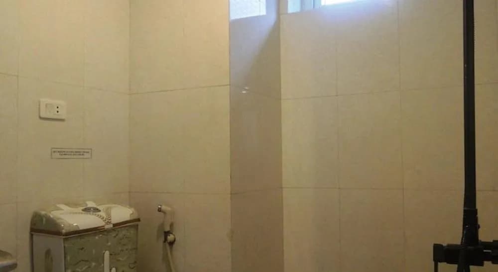 Calvin Hotel - photo 8