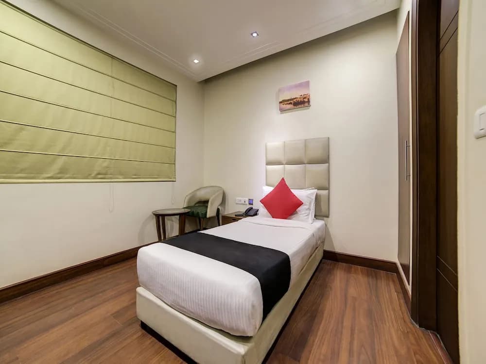 New Haven Hotel Greater Kailash by OYO - photo 5
