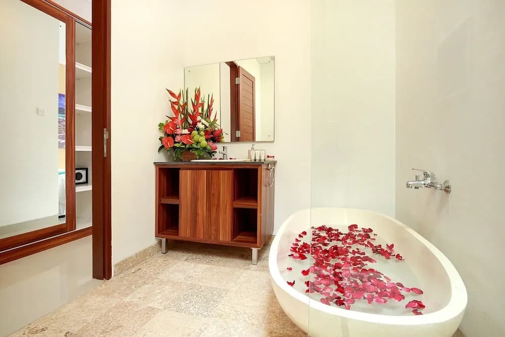 Lucia Villa Seminyak - photo 8