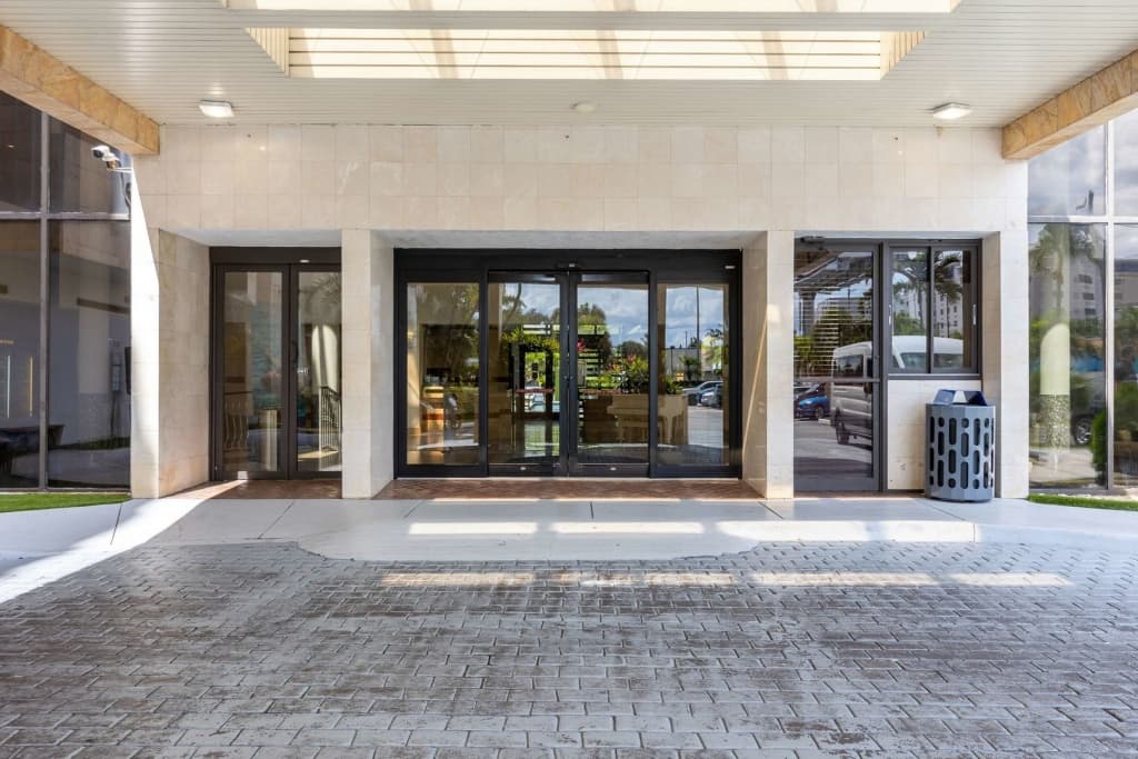 Regency Miami Airport by Sonesta - photo 32