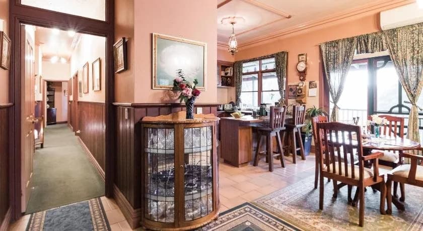 Rustic Refuge Guesthouse - photo 12