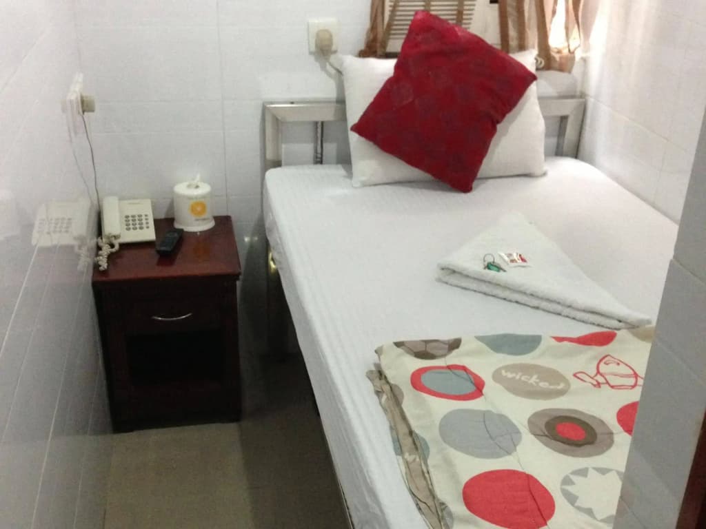 Canadian Hostel - photo 2