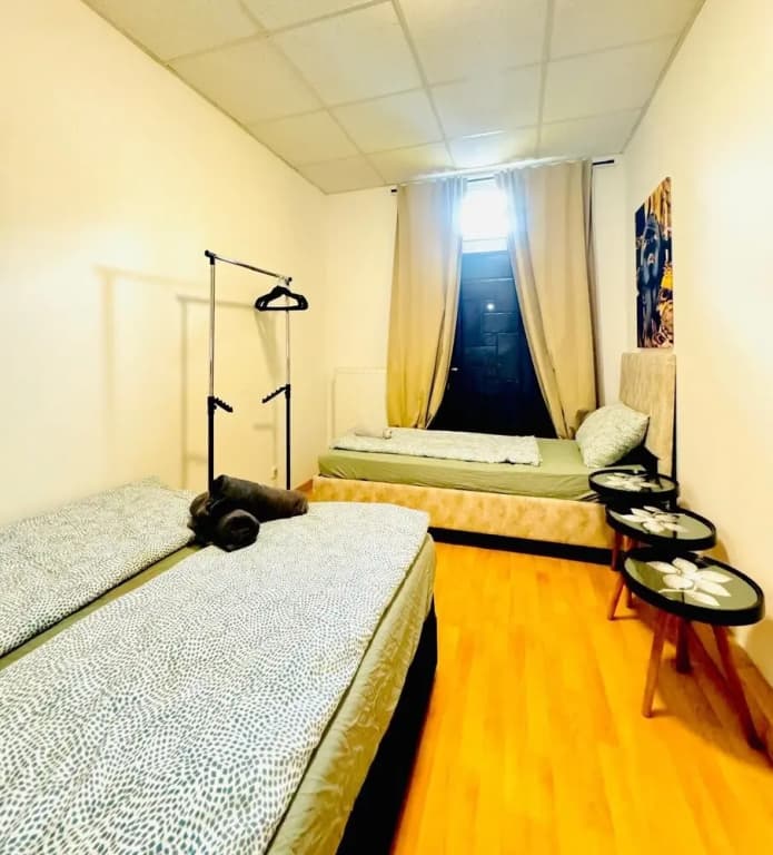 Cozy 2BR Apt Sleeps 6 Direct City Access - photo 1