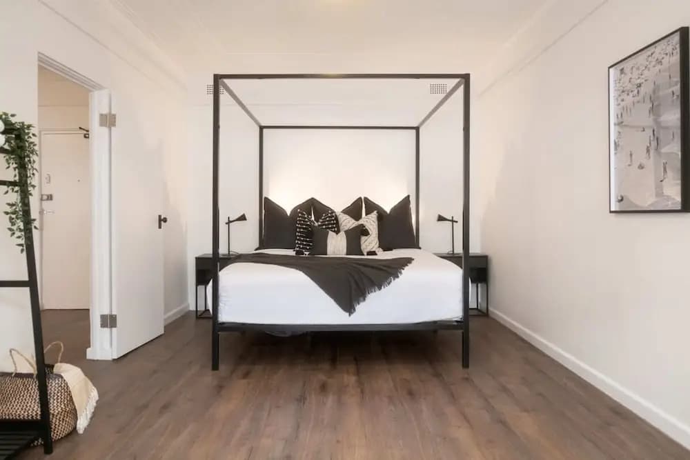 Stylish 1 Bedroom Apartment Near Beach - photo 4