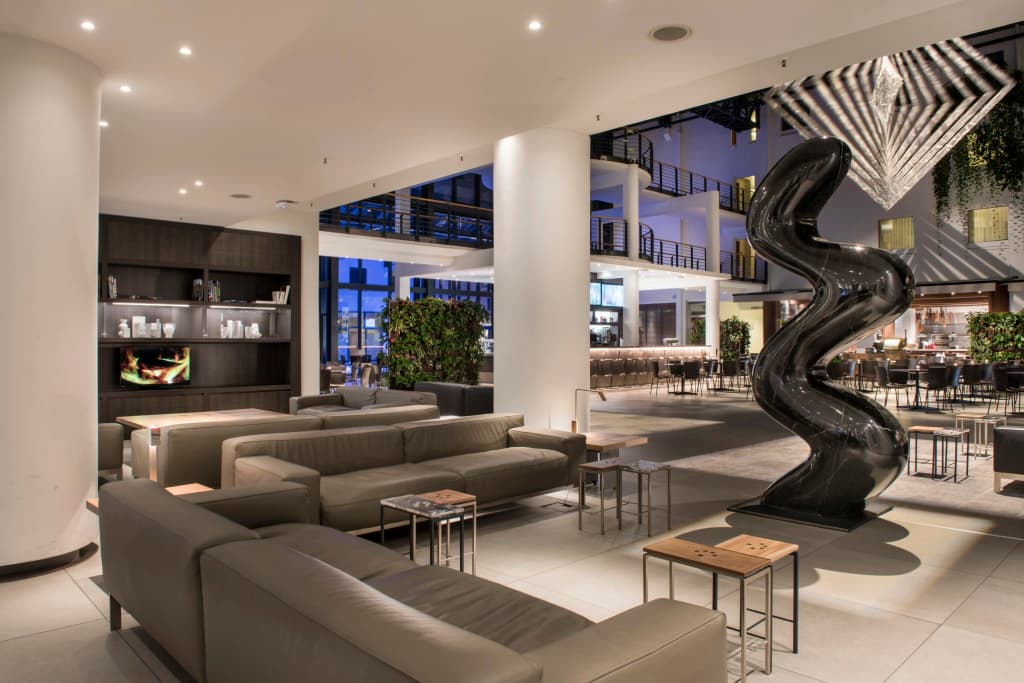 Estrel Hotel Berlin - photo 2