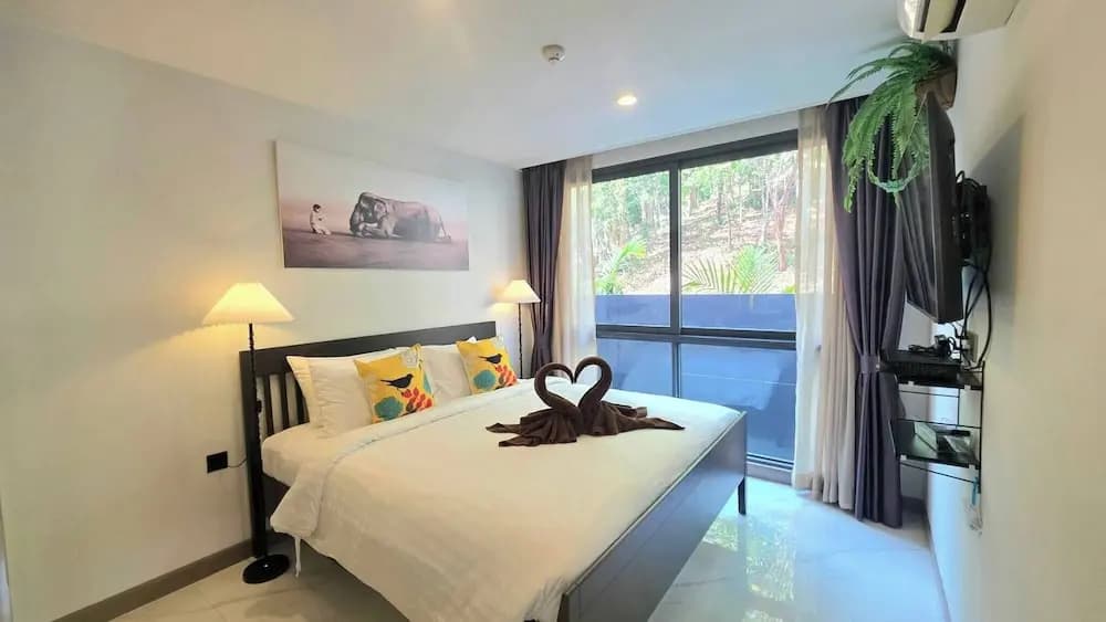 Room-a301- 1 Bedroom Corner Condo Forest - photo 2