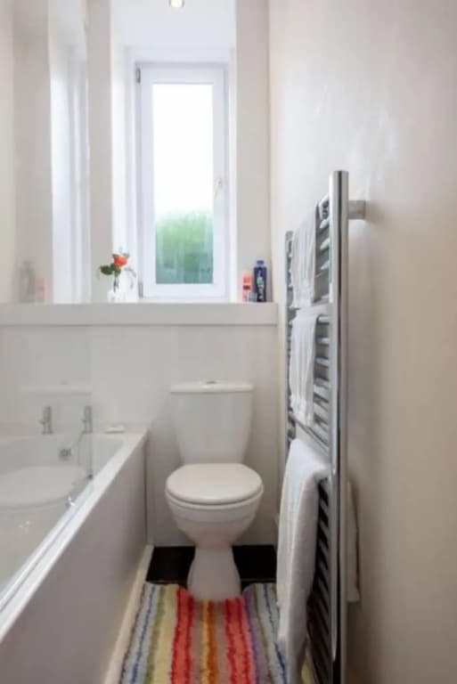 1 Bedroom Traditional Leith Flat - photo 9