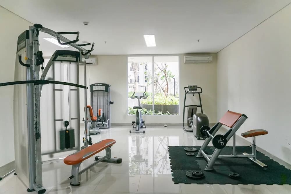 Minimalist And Comfy Puri Orchard Studio Apartment - photo 12
