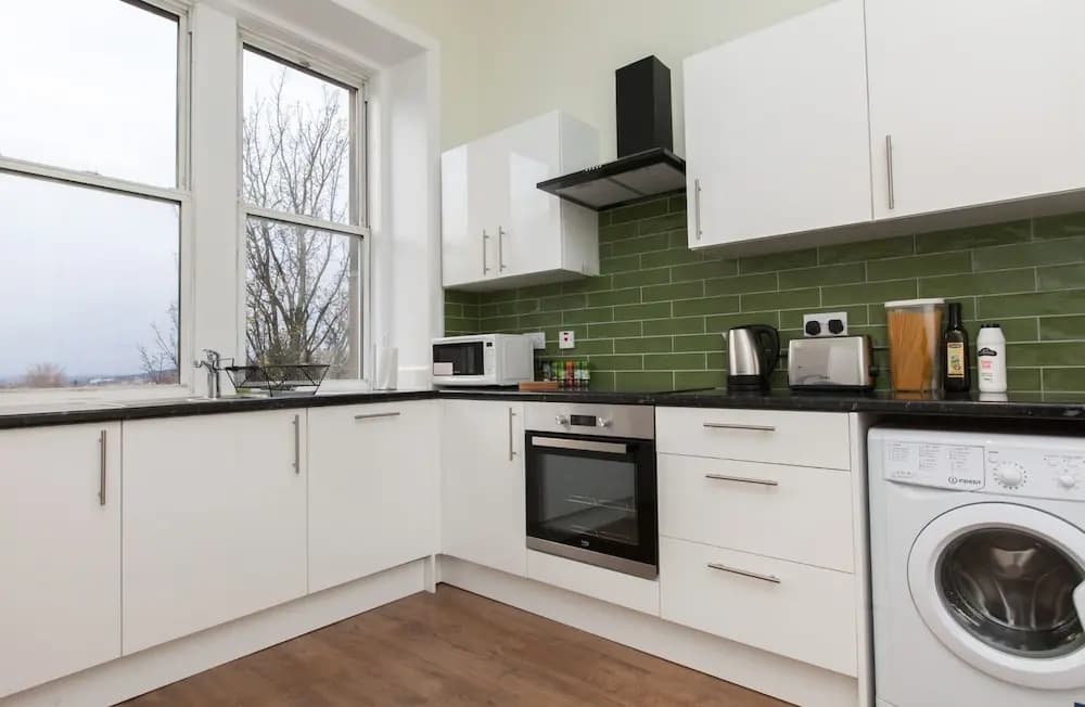 Spacious 2-br Flat for 4 in Morningside - photo 12