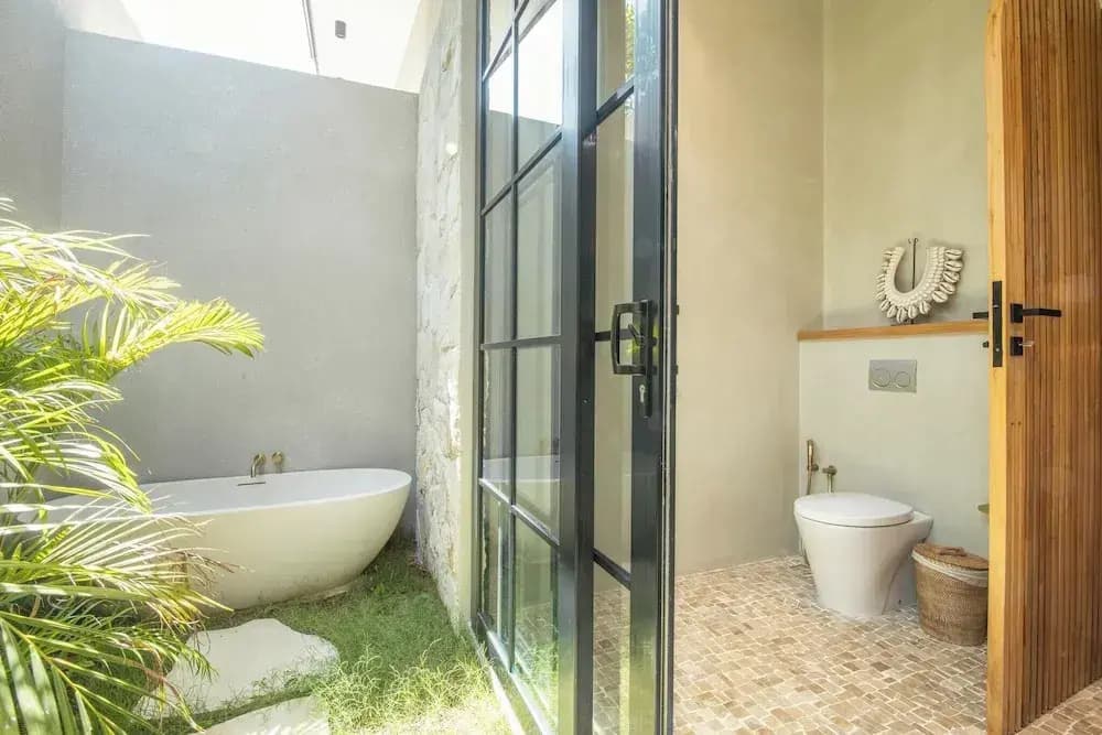 Stylish 5BR Boho Hideaway, 5 Min From Bingin Beach - photo 17