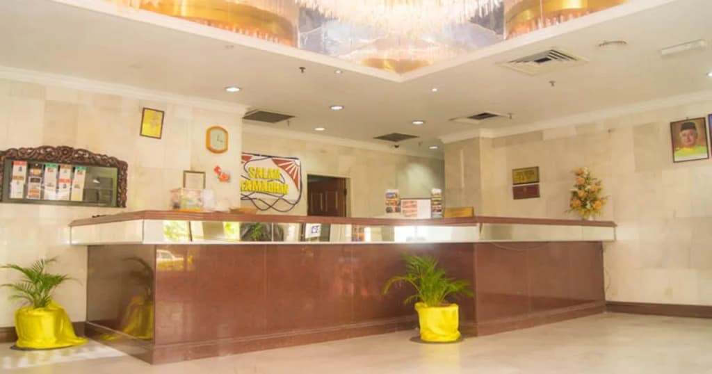 Hotel Grand Crystal - photo 2