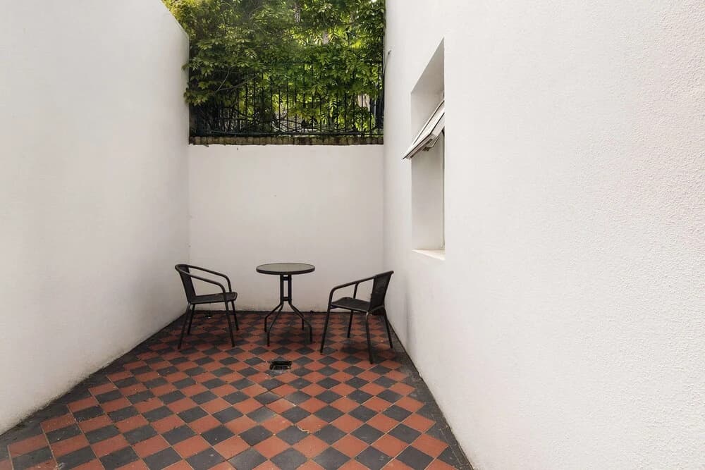 Earls Court Road Apartments - photo 11