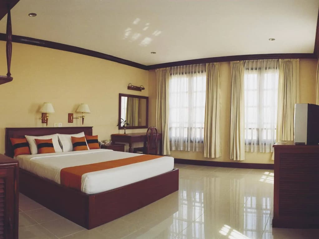 Sun Inns Hotel - photo 19