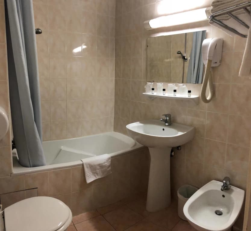 Hotel Busby - photo 9