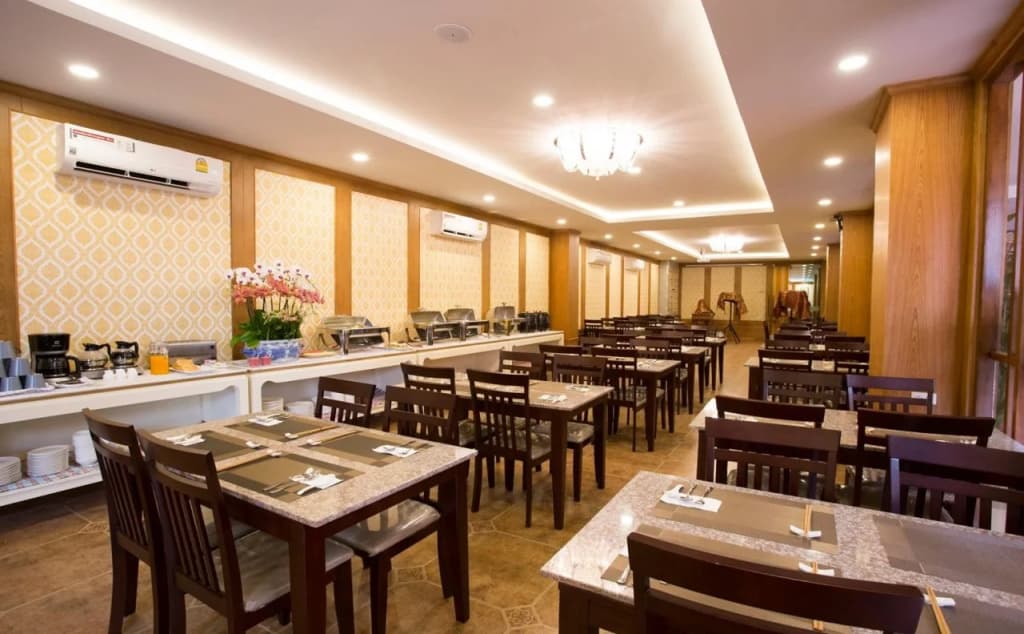 J Place Hotel - photo 20
