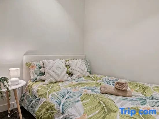 EQ Tower Ultra-Modern 2BR- CBD Base Mel Central - photo 2