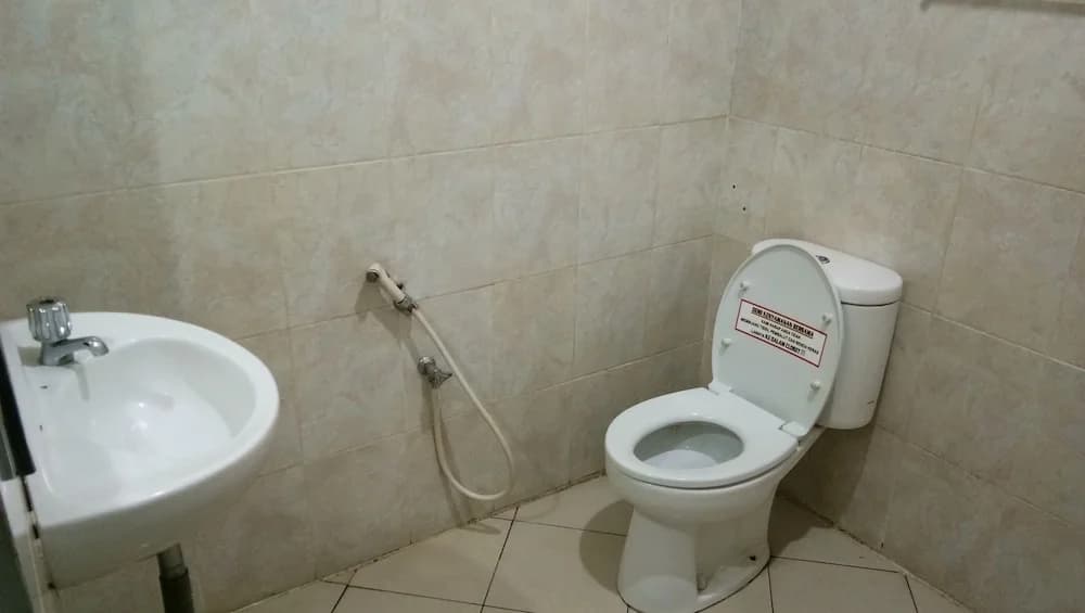 C'One Hotel Cempaka Putih - photo 8
