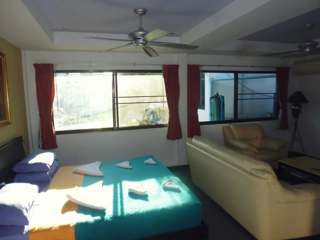 Villa Oranje Pattaya - photo 2