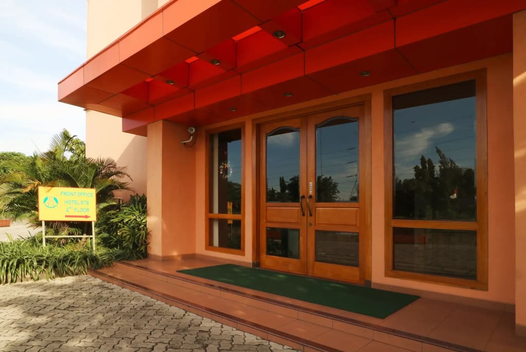 678 Hotel Cawang - photo 16