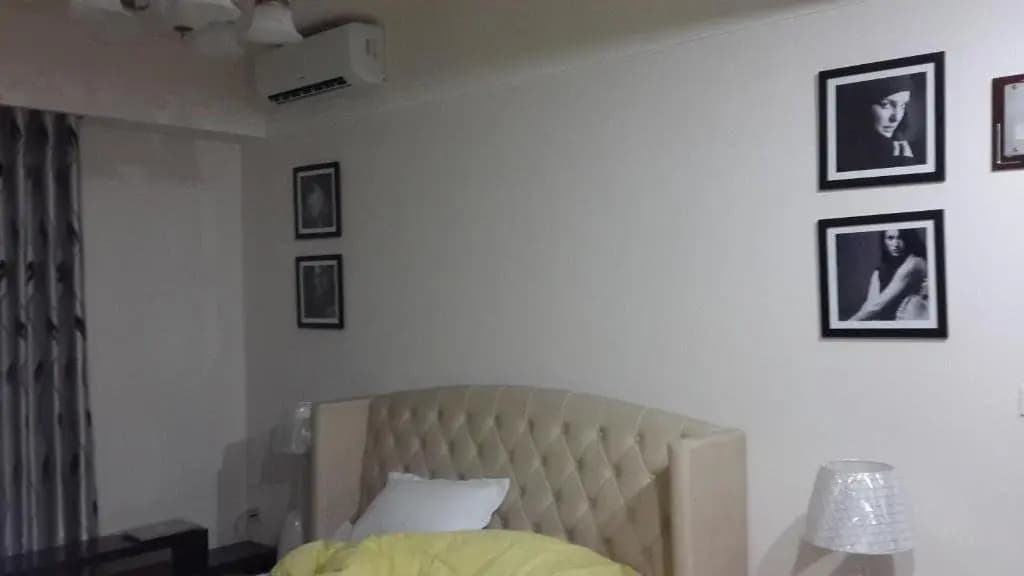 Honeymoon Hotel - photo 2