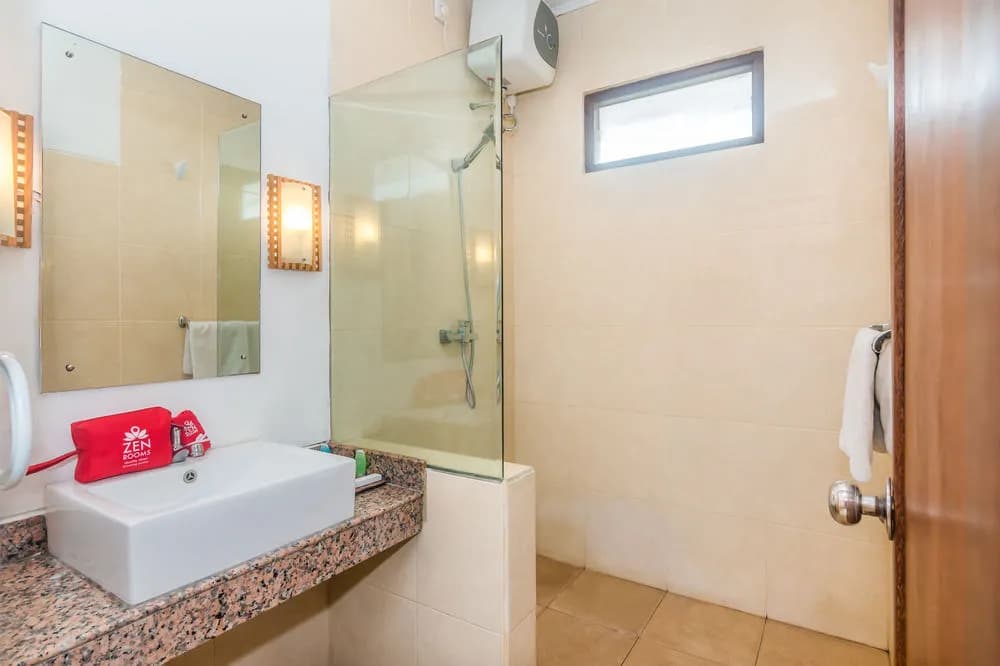 ZEN Rooms Seminyak Batu Belig - photo 8