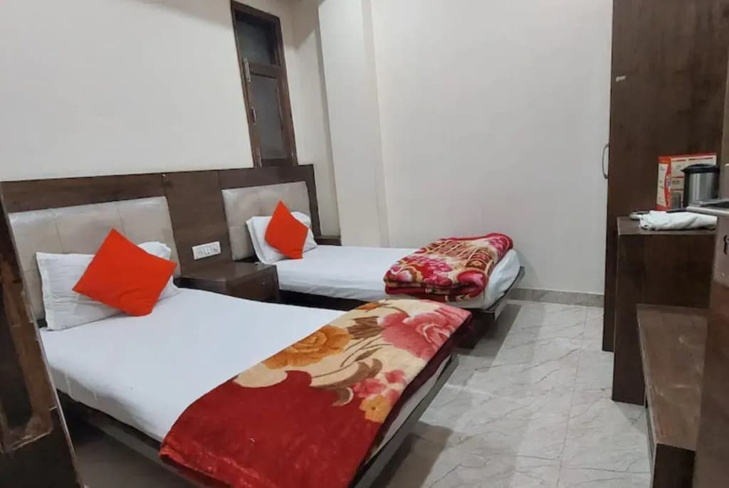 Hotel Saffron Inn - photo 7