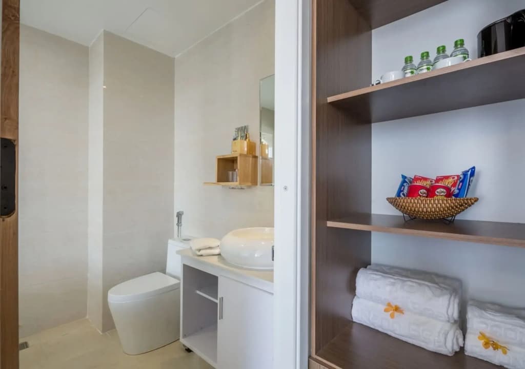 A Danang Beach Hotel - photo 9