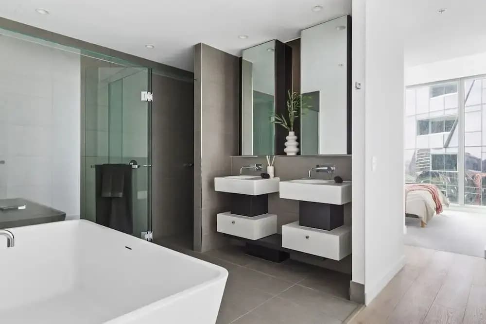 A Stylish 3BR Apt With Harbour Views, Free Parking - photo 7