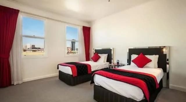 Clocktower Apartment Hotel - photo 5
