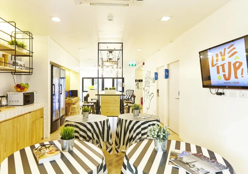 LiveitUp Asok Hostel - photo 23