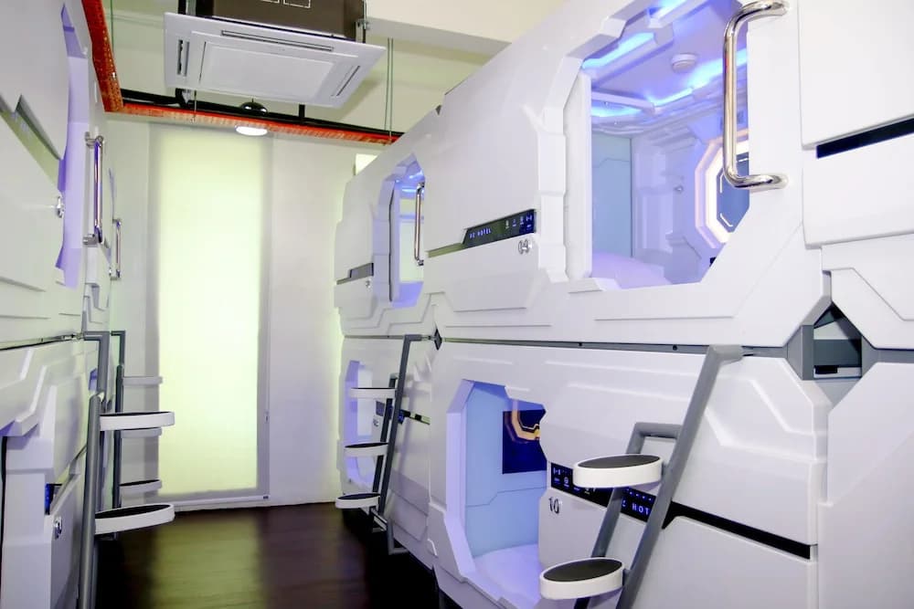 UZ Airport Capsule Hotel - photo 5