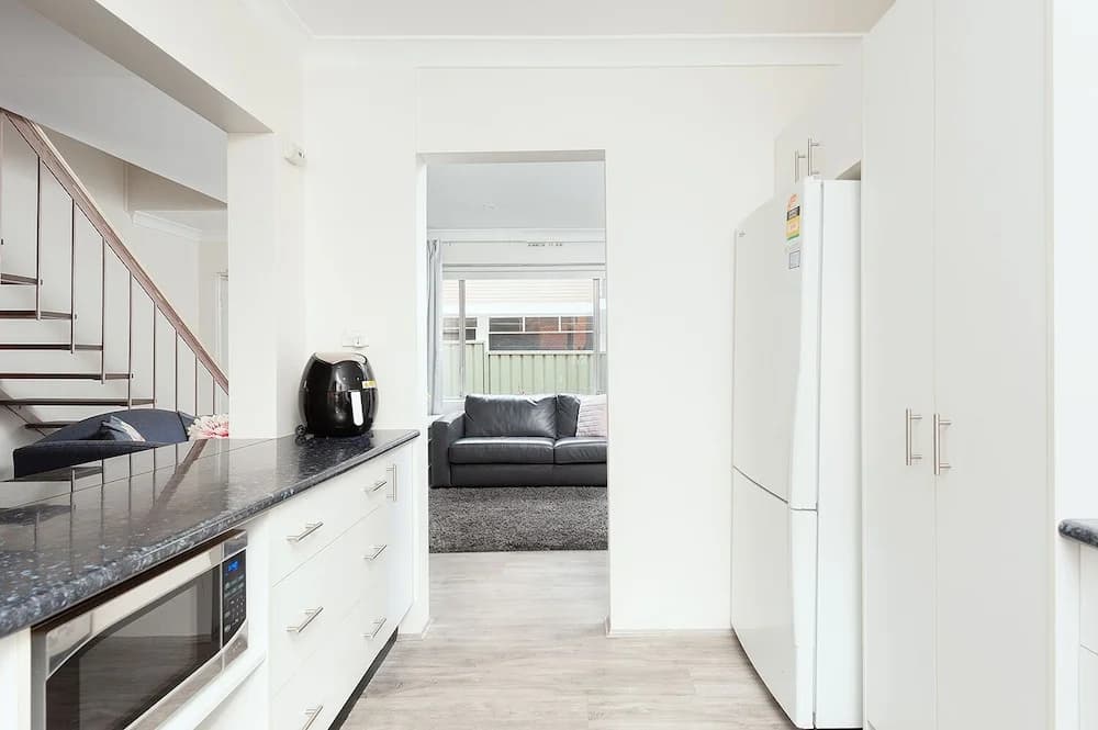 Comfy & Convenient Homebush West - photo 10