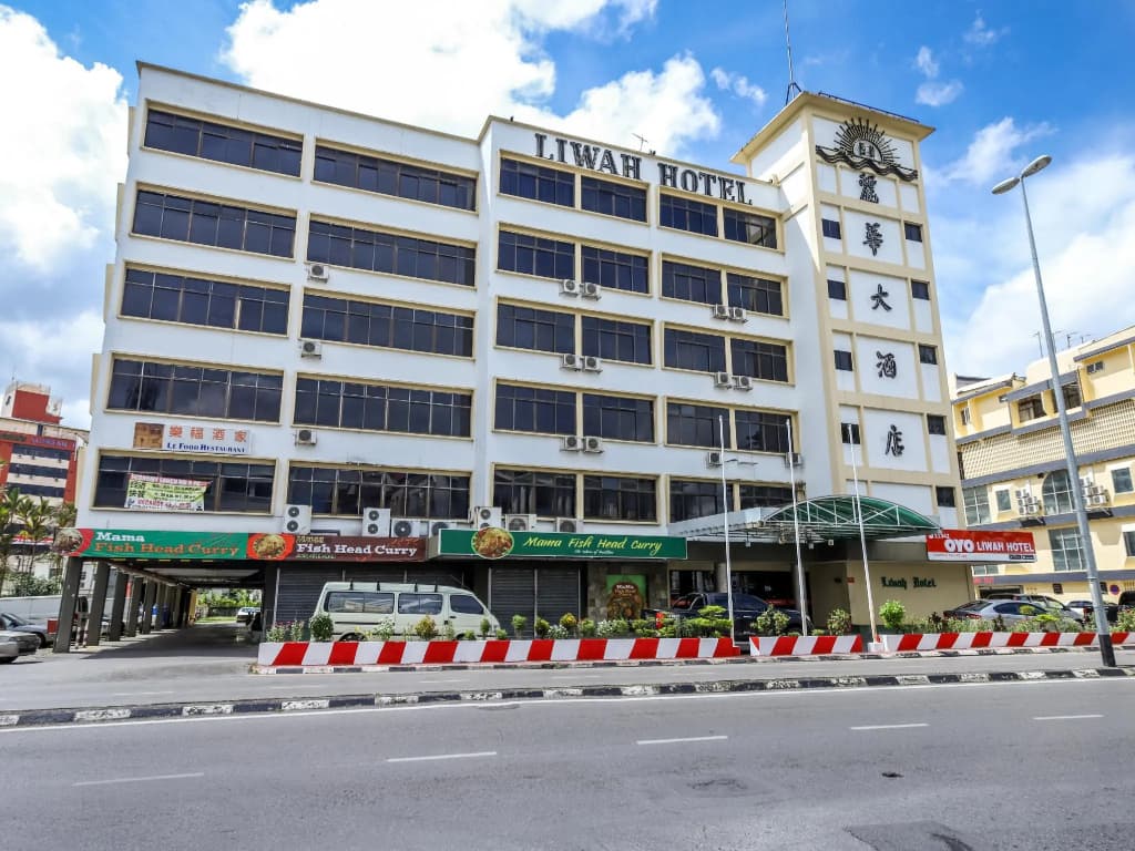 OYO 11342 Liwah Hotel - main photo