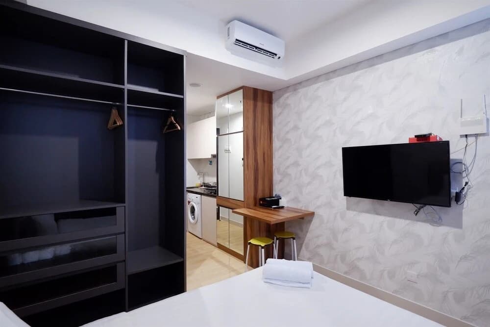 Comfortable Studio Puri Mansion Apartment - photo 2