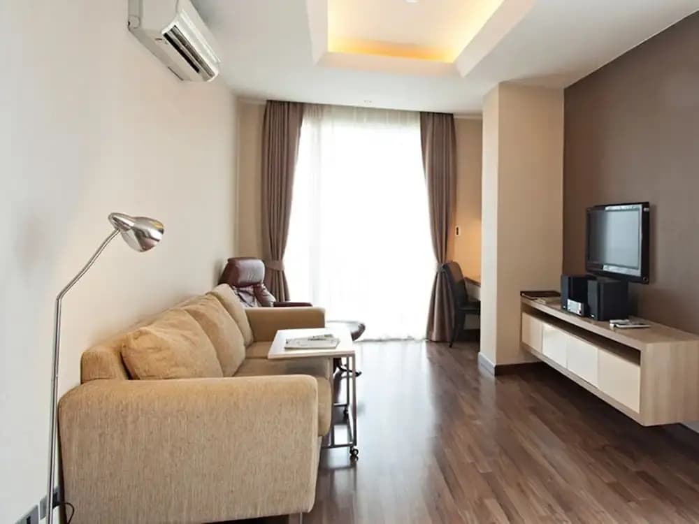 V Residence Serviced Apartment - photo 3