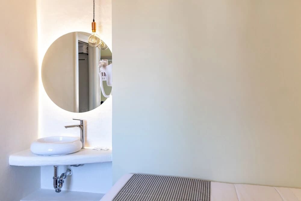 Hostal Charlotte - photo 10