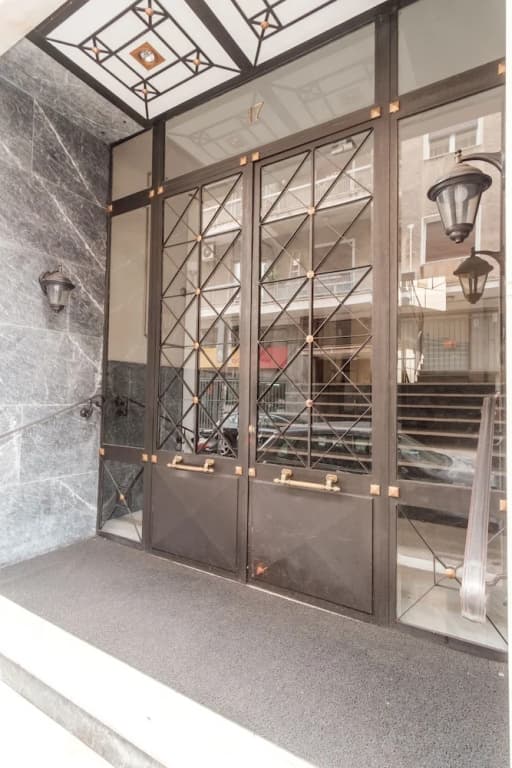 Comfortable 2BD apartment next to Megaro - photo 9