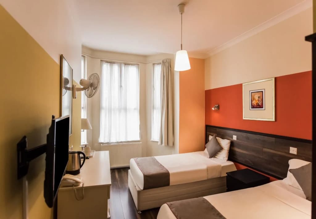 OYO Grantly Hotel - photo 5