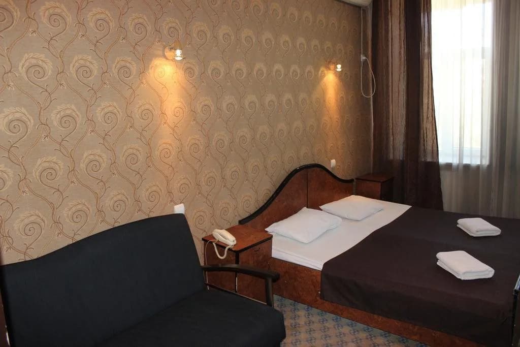 BY Universal Hotel - photo 2