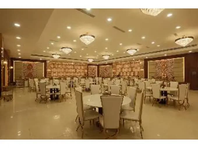 Hotel Luxe Opera NH8 – 7km from IGI Airport Delhi - photo 19
