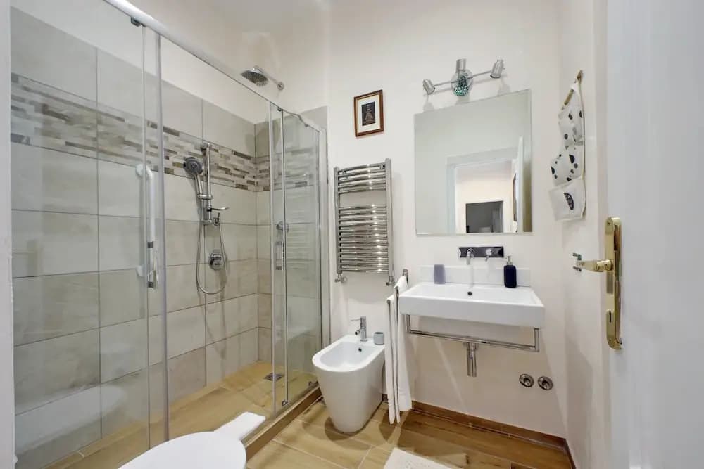 Treasurerome Opera Trevi Green Suite 2BR - photo 8